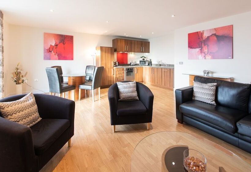 هتل The Spires Serviced Apartments Birmingham