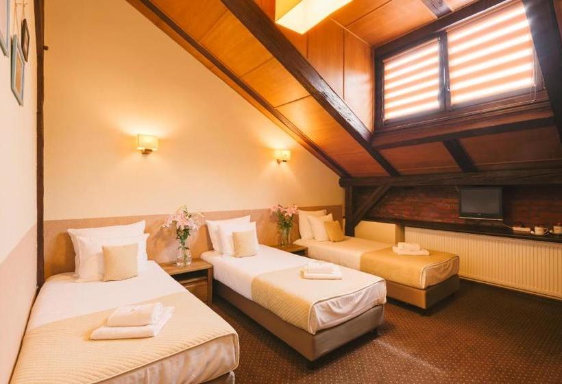 Отель Atelier Apart By Artery S