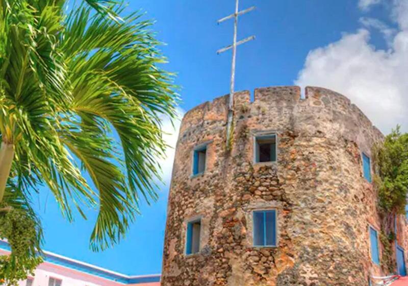 هتل Castle Villas At Bluebeard S