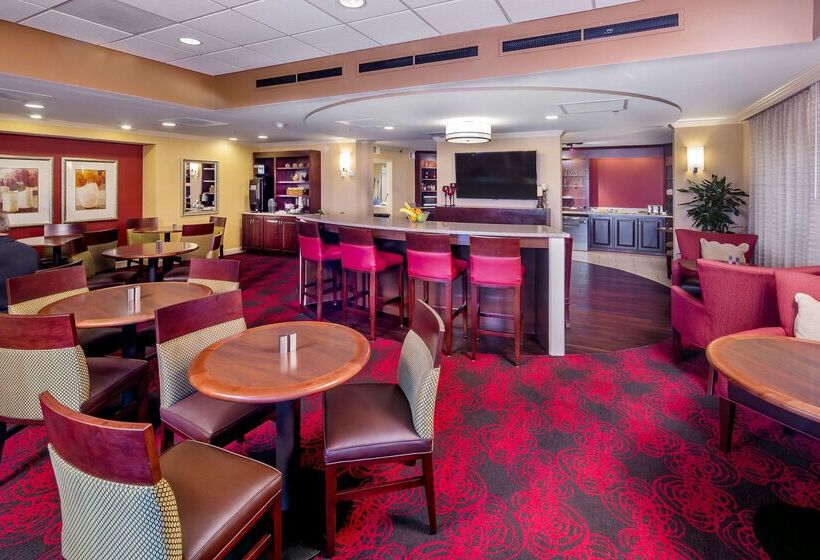 هتل Doubletree By Hilton Columbia, Sc