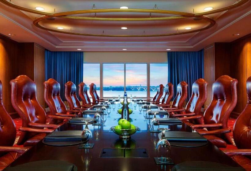 هتل Gaylord National Resort & Convention Center