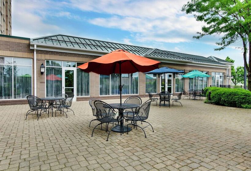 هتل Hilton Garden Inn Louisville Airport