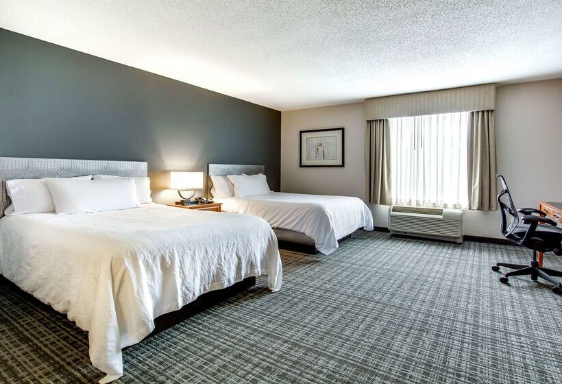 هتل Hilton Garden Inn Louisville Airport