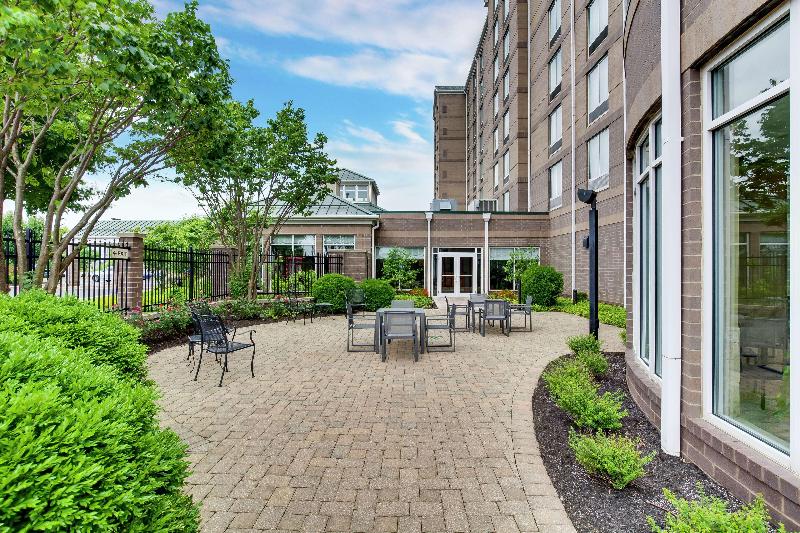 هتل Hilton Garden Inn Louisville Airport