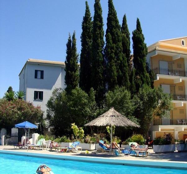 ホテル Ipsos Beach