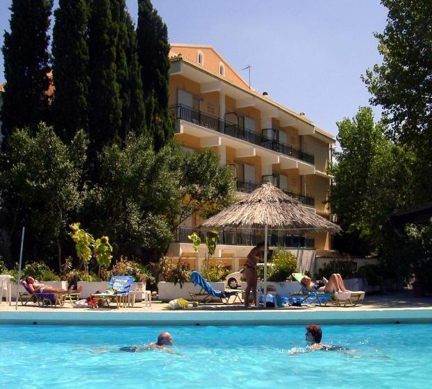 ホテル Ipsos Beach