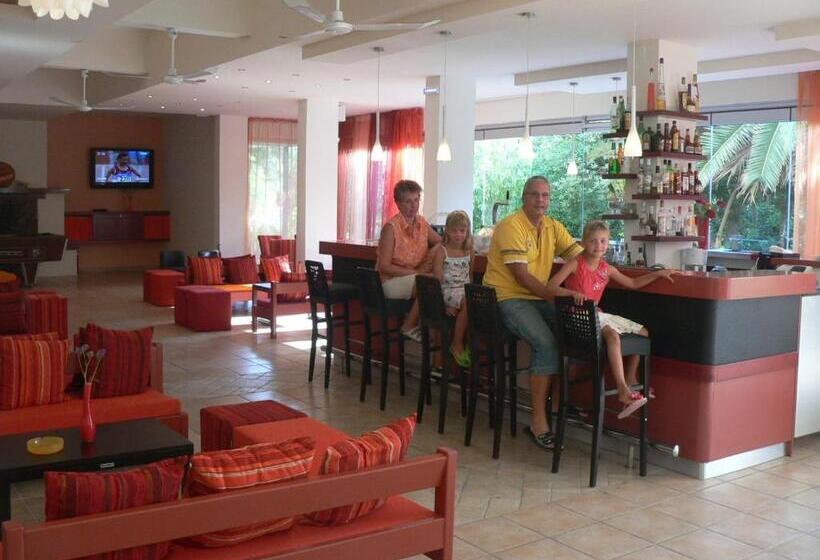 ホテル Ipsos Beach