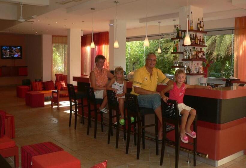 ホテル Ipsos Beach