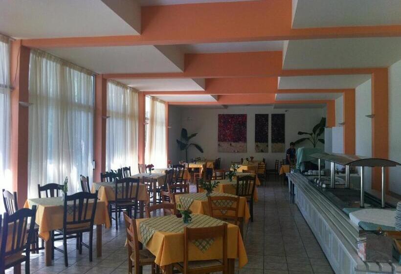 ホテル Ipsos Beach