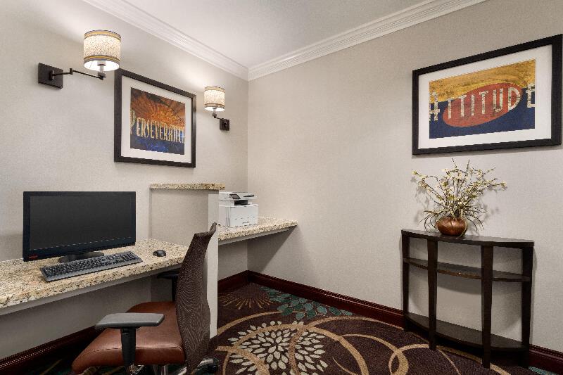 هتل Staybridge Suites San Antonio Downtown Convention Center, An Ihg
