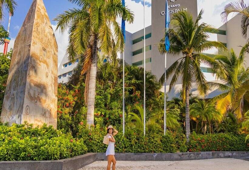 استراحتگاه Grand Oasis Palm