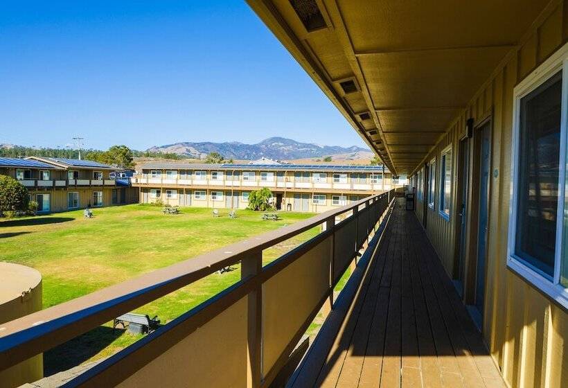 Silver Surf Motel