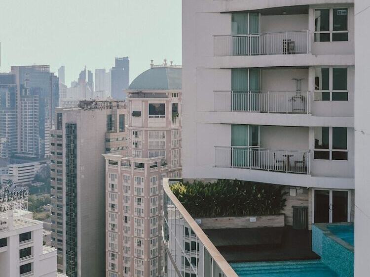 Отель Urbana Langsuan