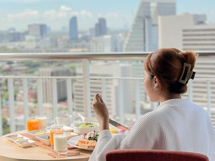 Отель Urbana Langsuan