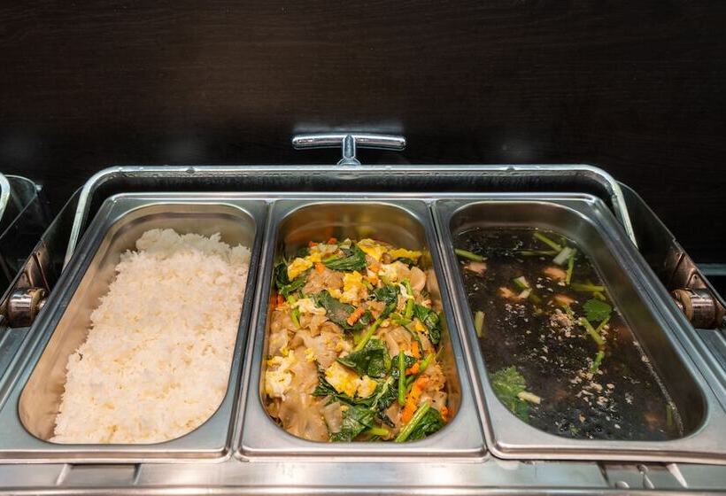 Отель Urbana Langsuan