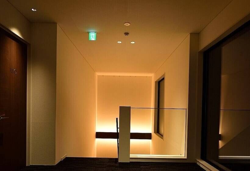 هتل The Retreat Mikuni