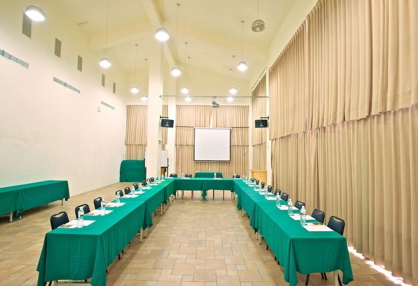 هتل Hsinchu Bali Forest Hot Spring Resort