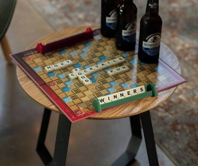 בית מלון כפרי Moxy Edinburgh Fountainbridge