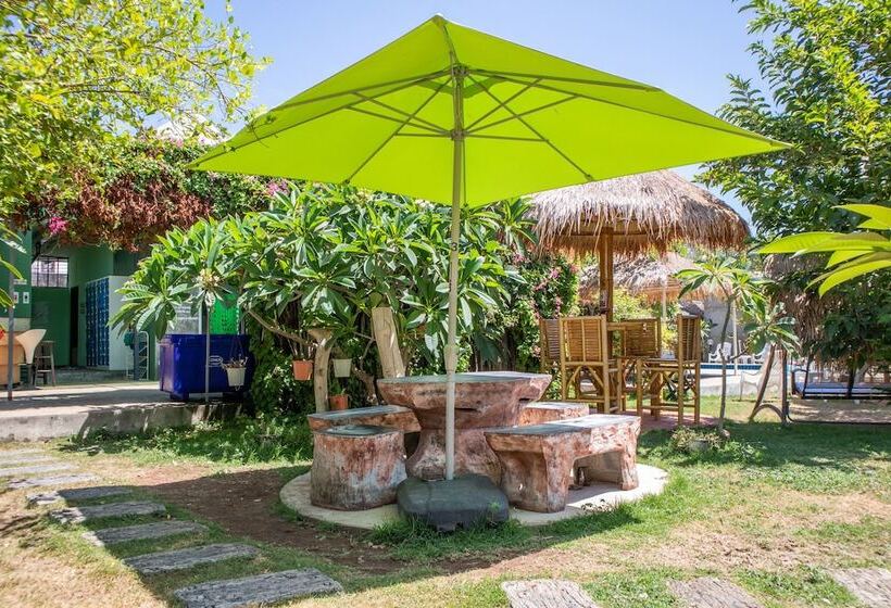 هتل Tira Hostel @chalong Phuket By Oyo Rooms