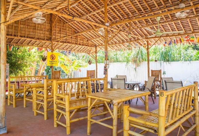 هتل Tira Hostel @chalong Phuket By Oyo Rooms
