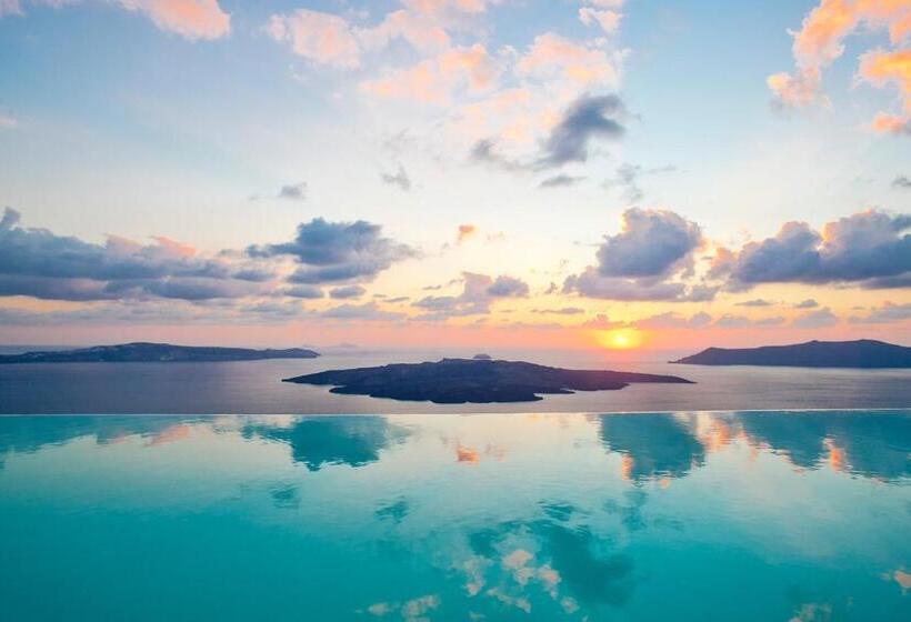 Cosmopolitan Suites - Small Luxury Hotels Of The World