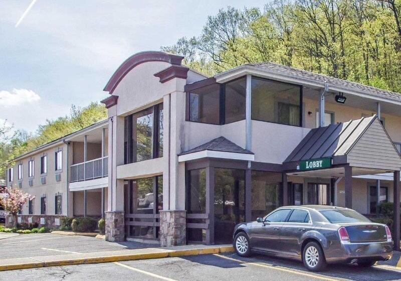 בית מלון כפרי Americas Best Value Inn Torrington Ct