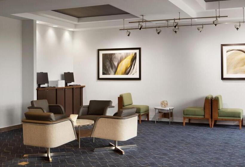 هتل Courtyard Louisville Airport