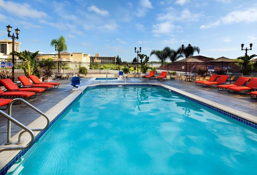 ホテル Doubletree Suites By Hilton Anaheim Rsrt   Conv Cntr