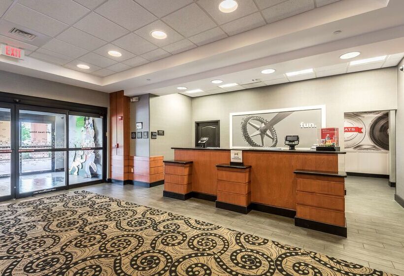 هتل Hampton Inn & Suites Orlando South Lake Buena Vista