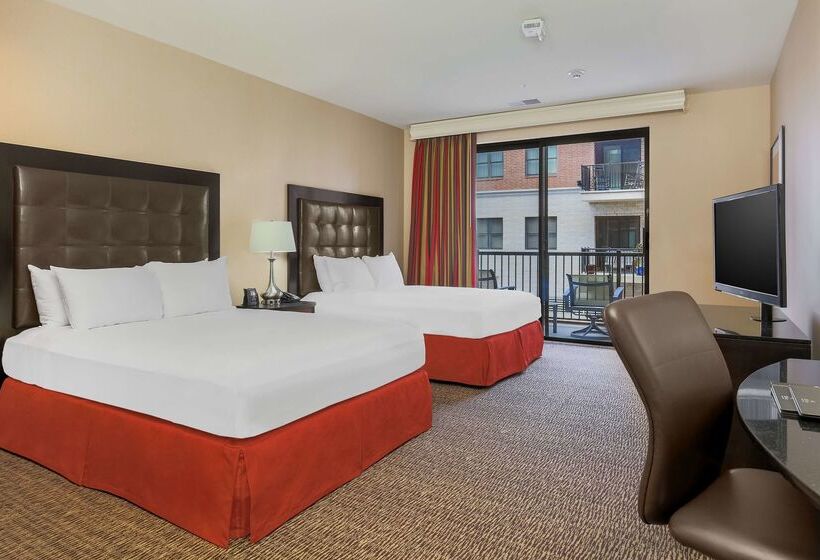 هتل Hilton Promenade At Branson Landing
