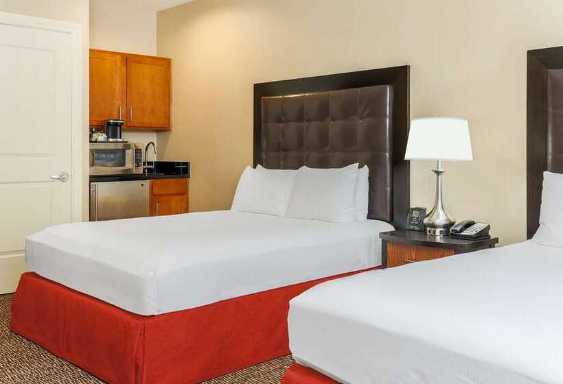 هتل Hilton Promenade At Branson Landing