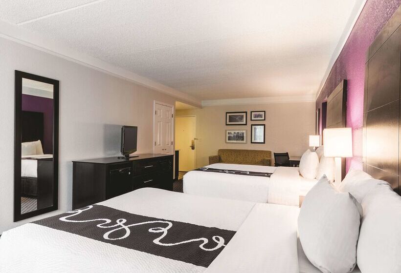 هتل La Quinta Inn & Suites By Wyndham San Antonio Downtown