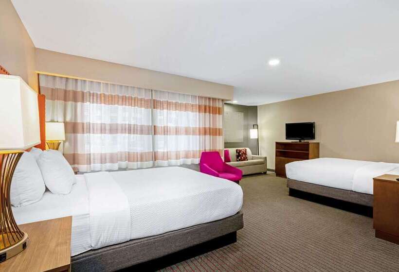 هتل La Quinta By Wyndham Seattle Federal Way