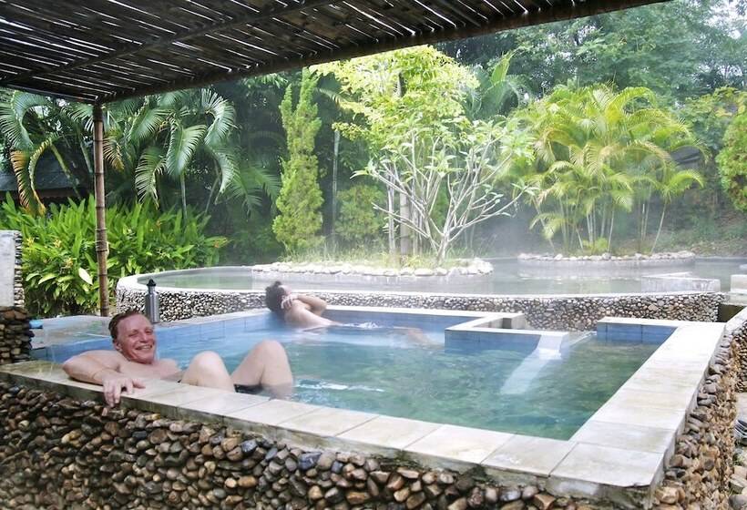 هتل Pai Hotsprings Spa Resort