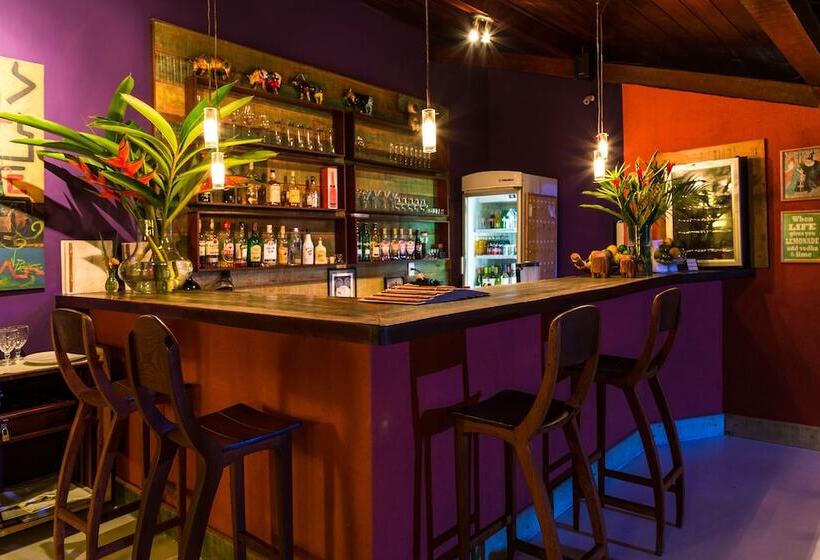 هتل Pousada Coqueiros