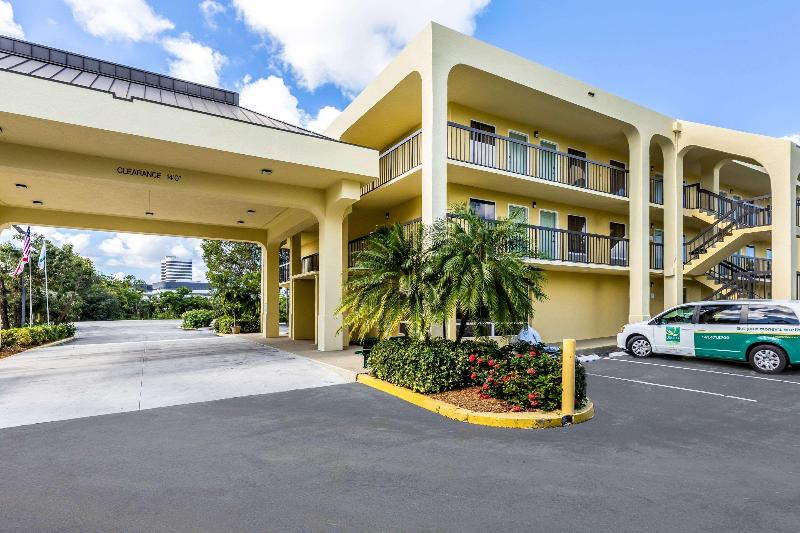 בית מלון כפרי Quality Inn Palm Beach International Airport