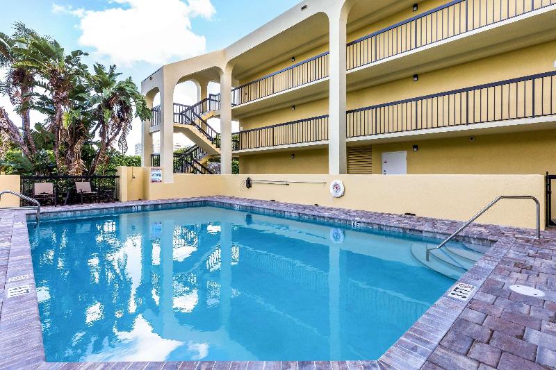 בית מלון כפרי Quality Inn Palm Beach International Airport