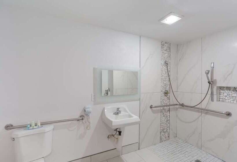 هتل Quality Inn Redding Near I5