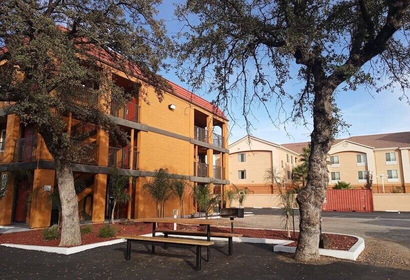 هتل Quality Inn Redding Near I5