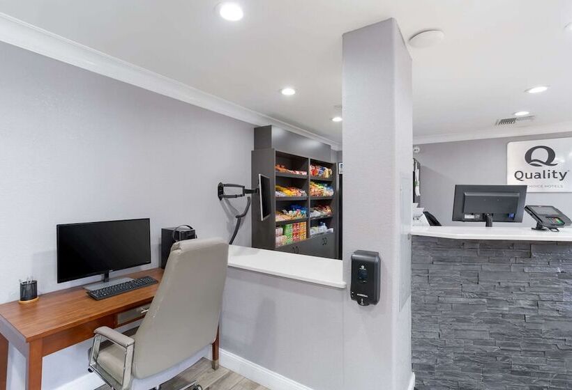 هتل Quality Inn Redding Near I5