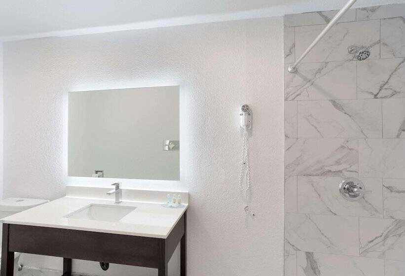هتل Quality Inn Redding Near I5