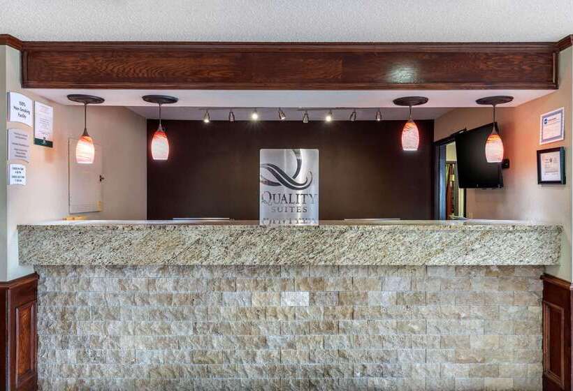 هتل Quality Suites Addisondallas