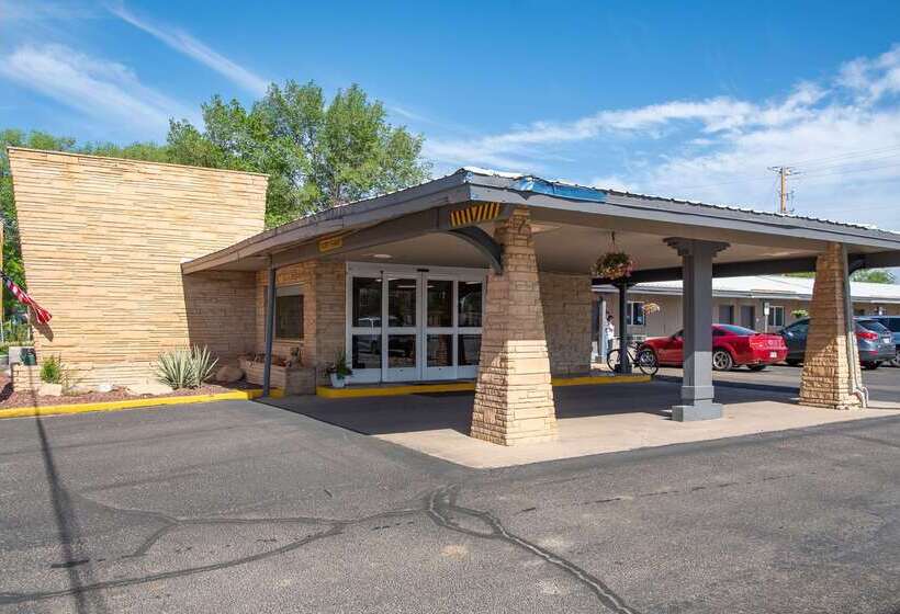 호텔 Suburban Studios Near Mesa Verde