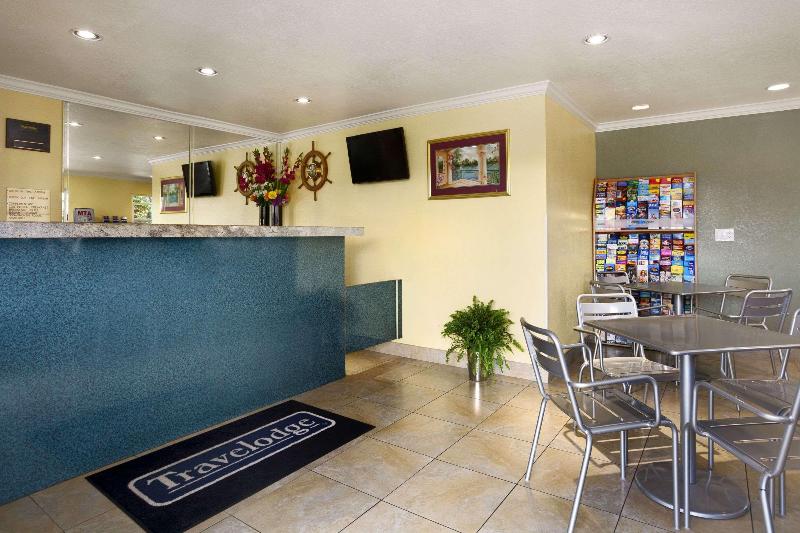 هتل Travelodge By Wyndham San Diego Downtown Convention Center