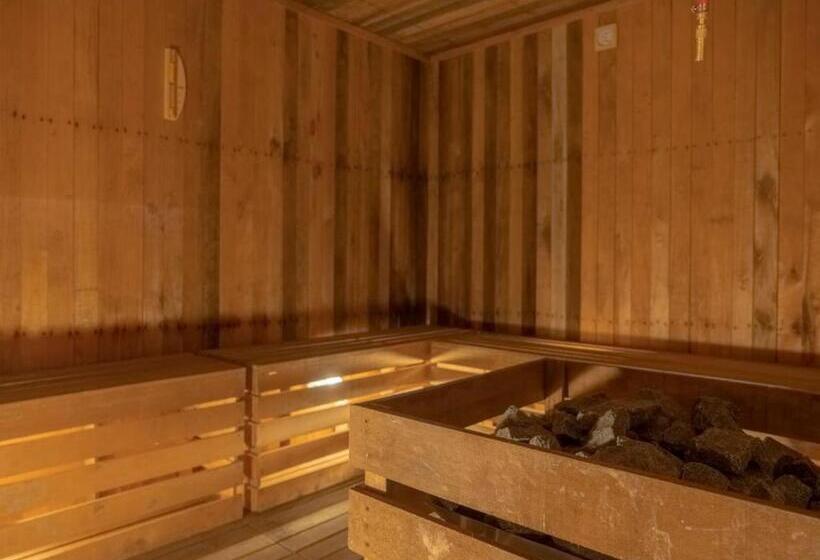 Glamour Hotel And Spa
