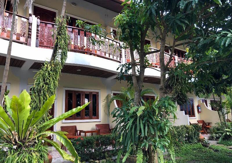 هتل Ginis Beach Resort