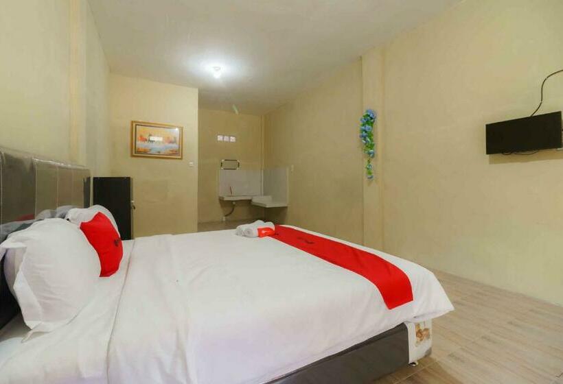 هتل Reddoorz Near Bukit Kubu Berastagi