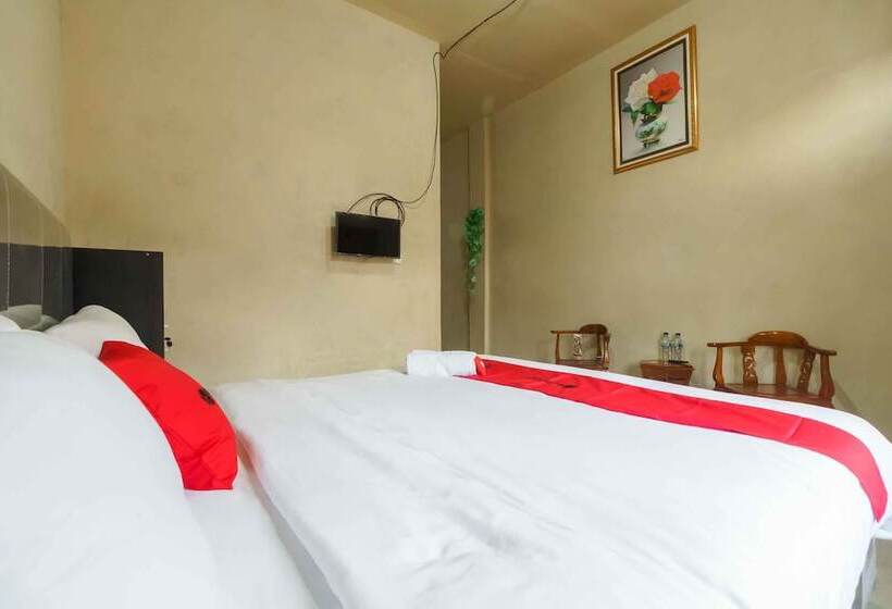 هتل Reddoorz Near Bukit Kubu Berastagi