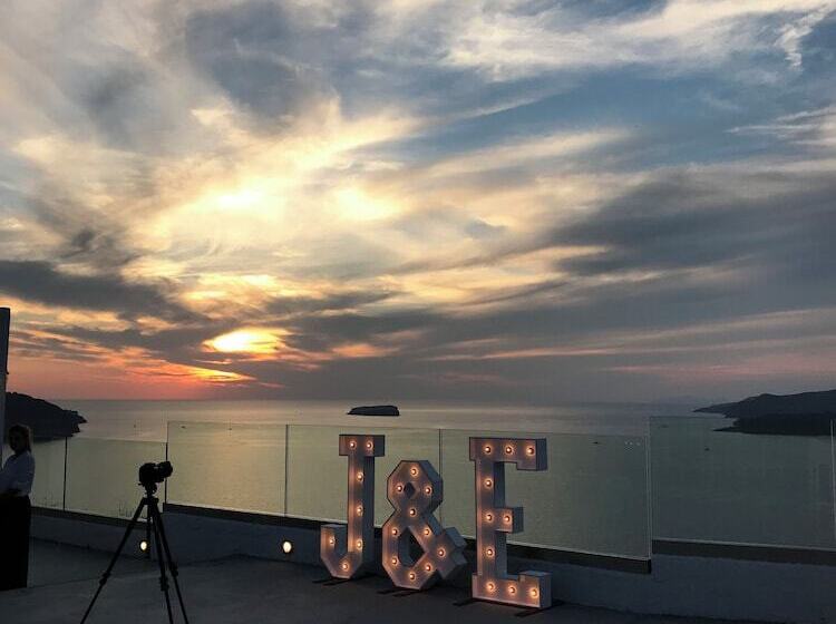 Caldera S Dolphin Suites