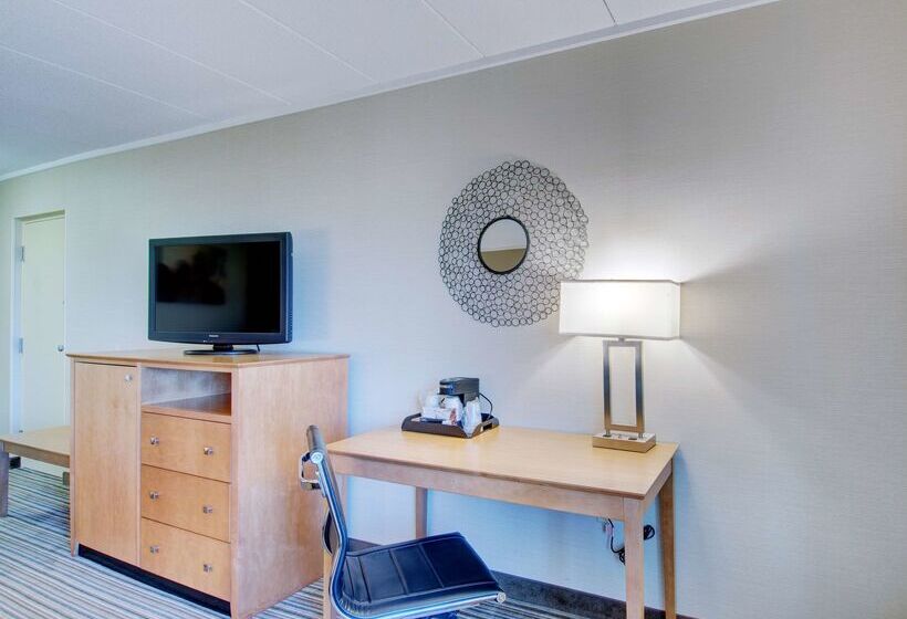 هتل Best Western  Plus Waltham Boston